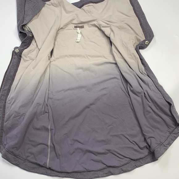 Lululemon Gray Asymmetrical Zip Method Wrap - Picture 5 of 8